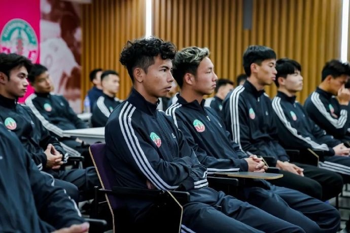 出征中乙!昆明城星足球俱乐部11日举行新赛季见面会暨出征仪式